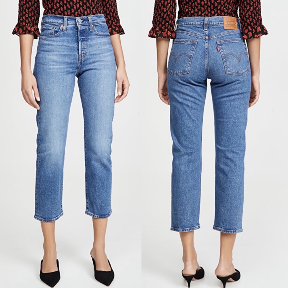 Levi's Women's Straight Leg Jeans in Medium Blue Denim